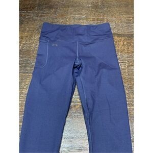 Under Armour fitted athletic legging size medium ￼